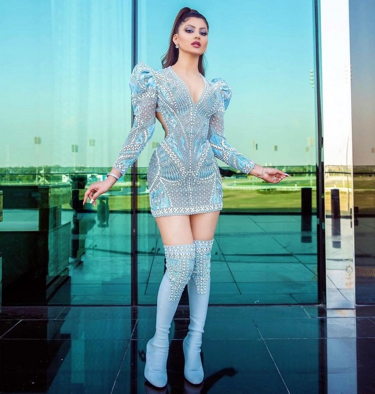 Urvashi Rautela Stunning Photos