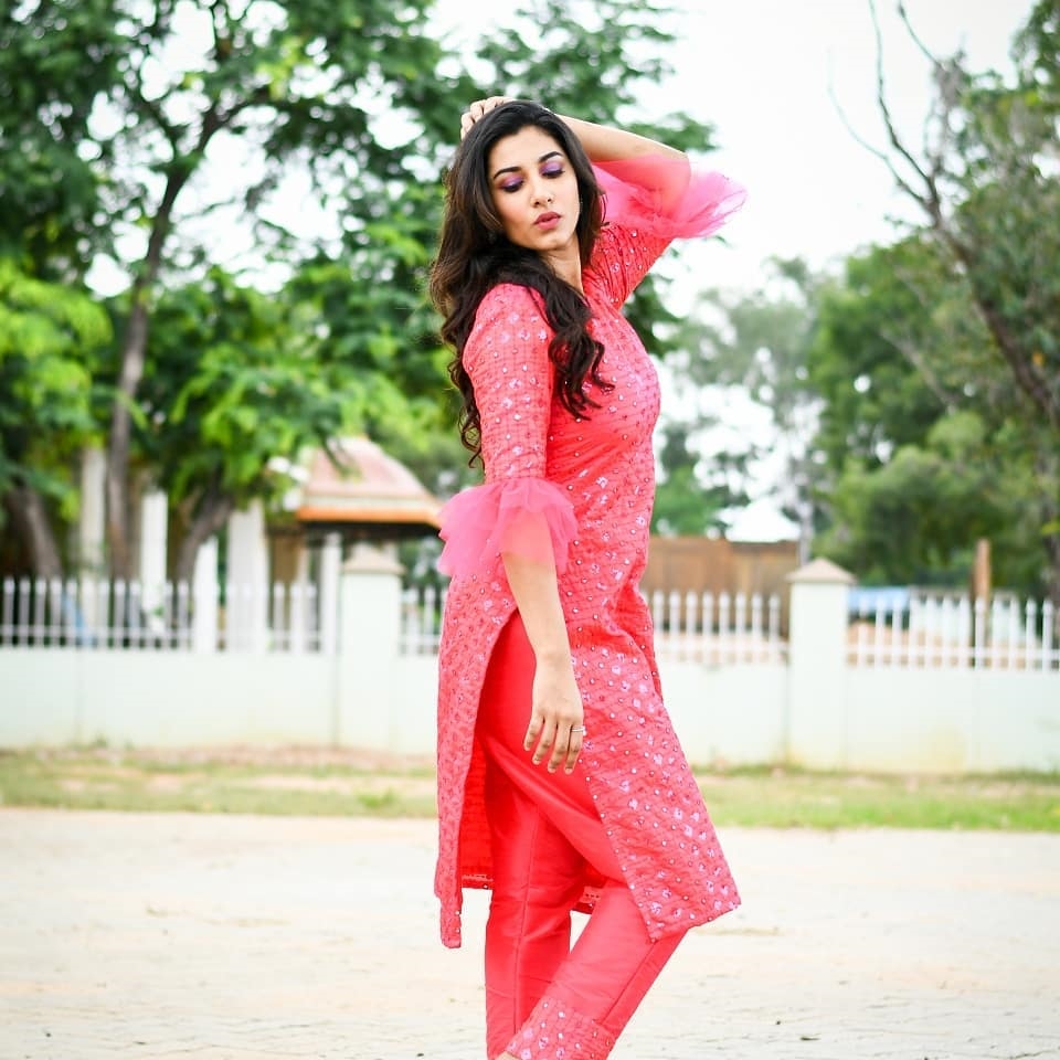 Vishnu Priya New Clicks