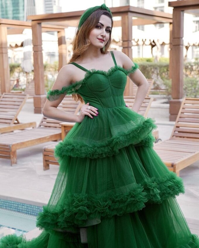 Zara Khan Images In Green Dress