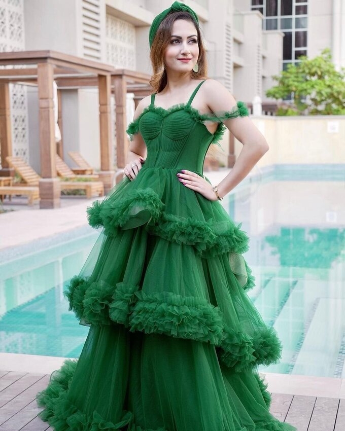 Zara Khan Images In Green Dress