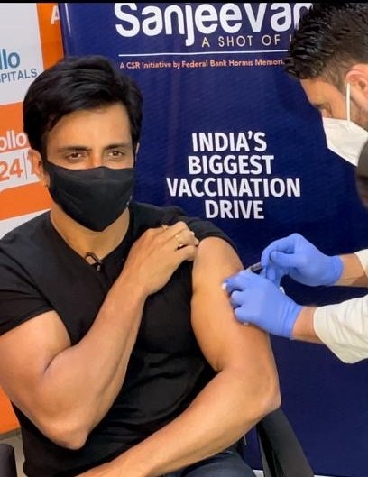 celebrities who wear vaccination