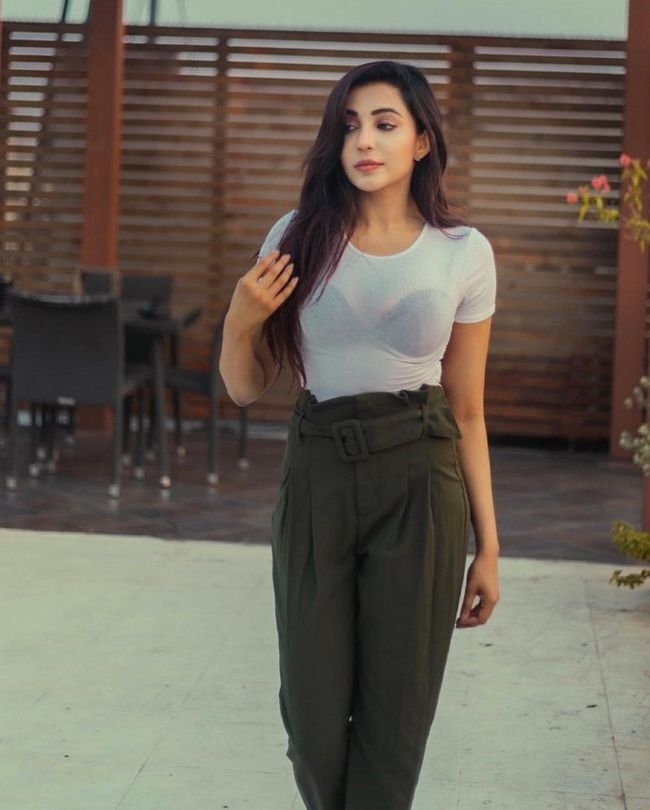 parvatii nair latest Photos