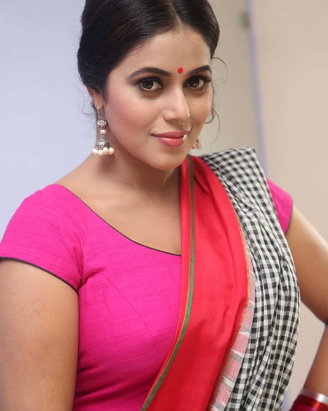 poorna New chubby looks in chudar