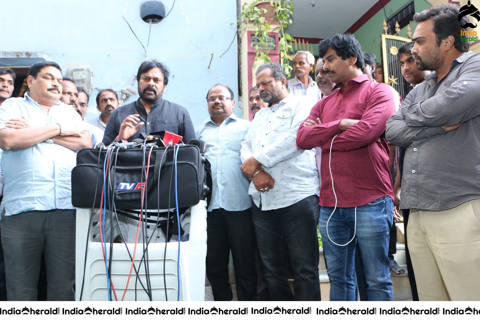 Actor Chiranjeevi Photos while Paying Final Respect to Sr Journalist Pasupuleti Ramarao Set 3