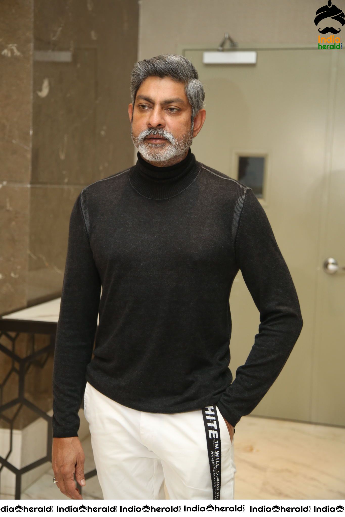 Actor Jagapathi Babu looking stylish with white beard Set 1