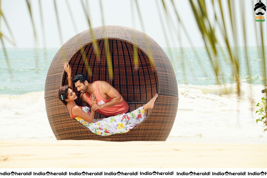 Actor Jayam Ravi Unseen Smooching Hot Photos with Nayanthara by Beach Side Set 3