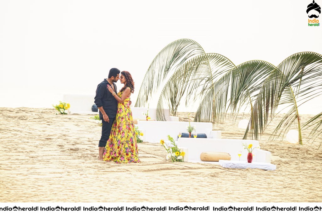 Actor Jayam Ravi Unseen Smooching Hot Photos with Nayanthara by Beach Side Set 3