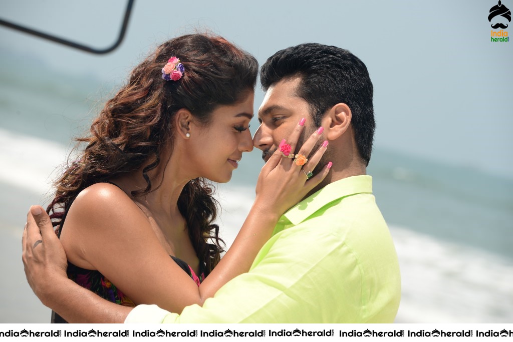 Actor Jayam Ravi Unseen Smooching Hot Photos with Nayanthara by Beach Side Set 3