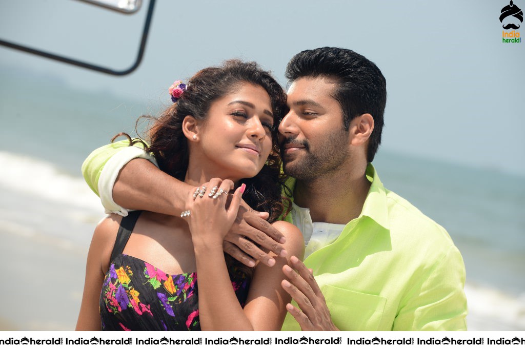 Actor Jayam Ravi Unseen Smooching Hot Photos with Nayanthara by Beach Side Set 3