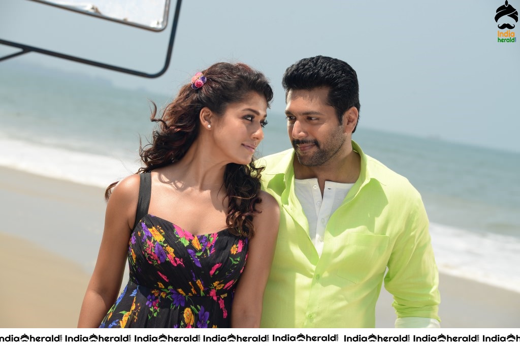 Actor Jayam Ravi Unseen Smooching Hot Photos with Nayanthara by Beach Side Set 3