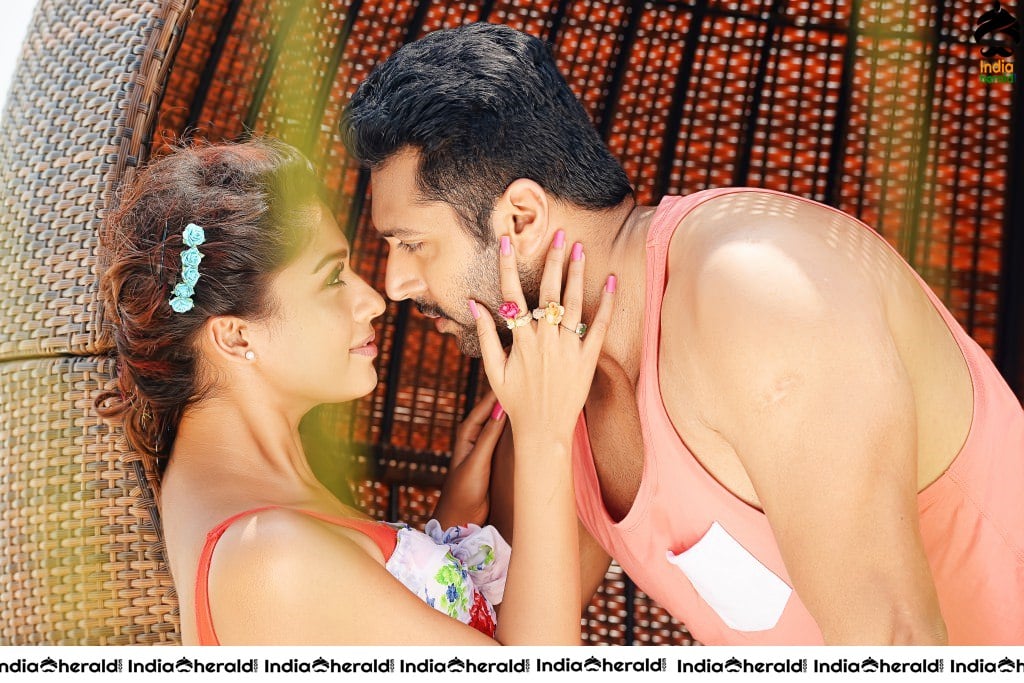 Actor Jayam Ravi Unseen Smooching Hot Photos with Nayanthara by Beach Side Set 4