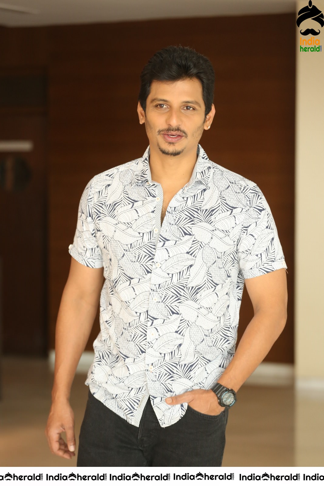 Actor Jiiva Interview Stills for his latest release Seeru movie Set 2