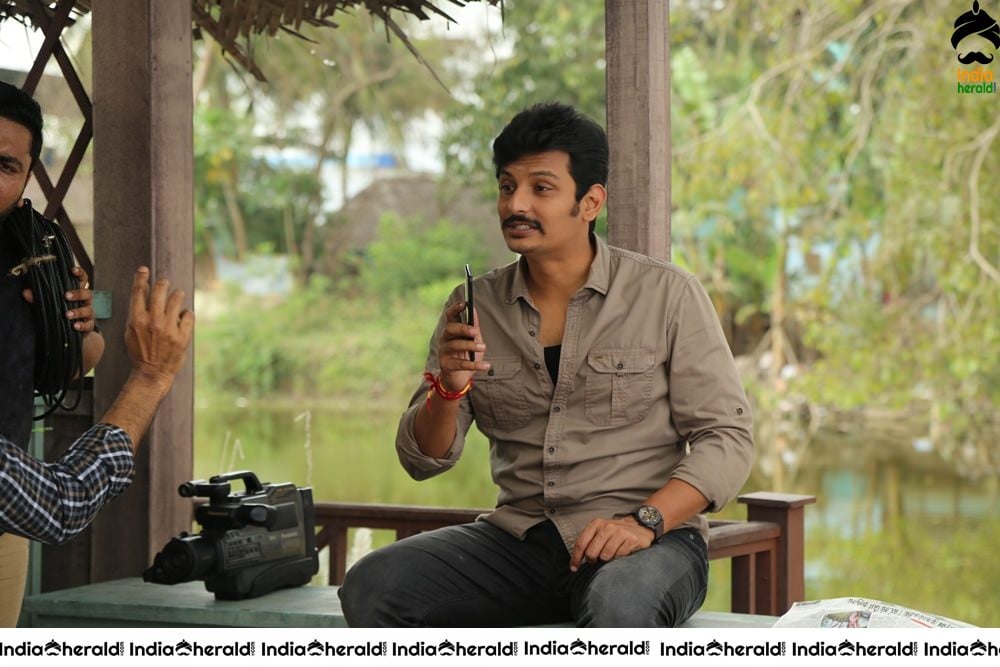 Actor Jiiva Latest Stills from the movie Seeru Set 2