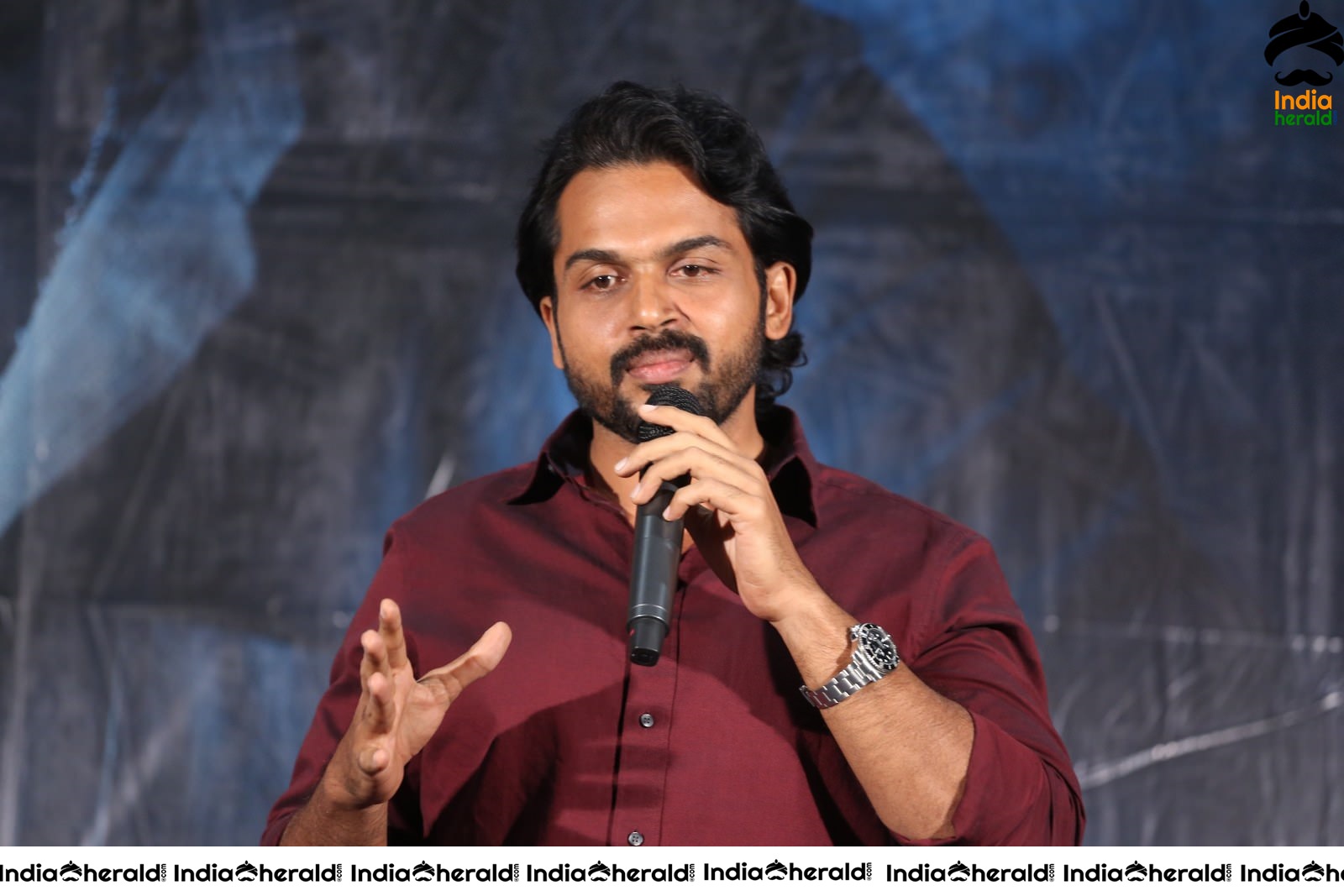 Actor Karthi Latest Stills from Khaidhi Success Meet Set 1