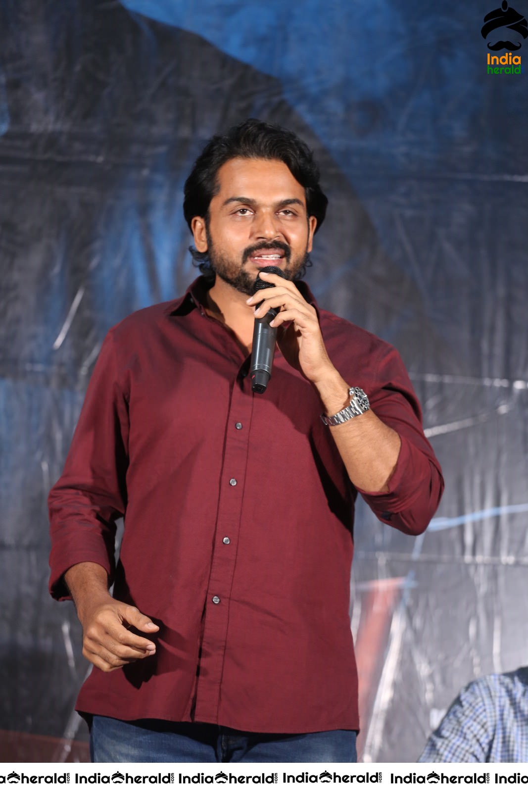 Actor Karthi Latest Stills from Khaidhi Success Meet Set 1