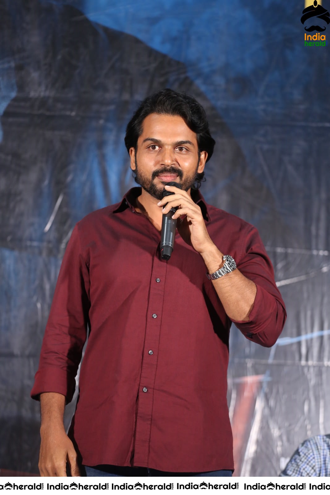 Actor Karthi Latest Stills from Khaidhi Success Meet Set 1