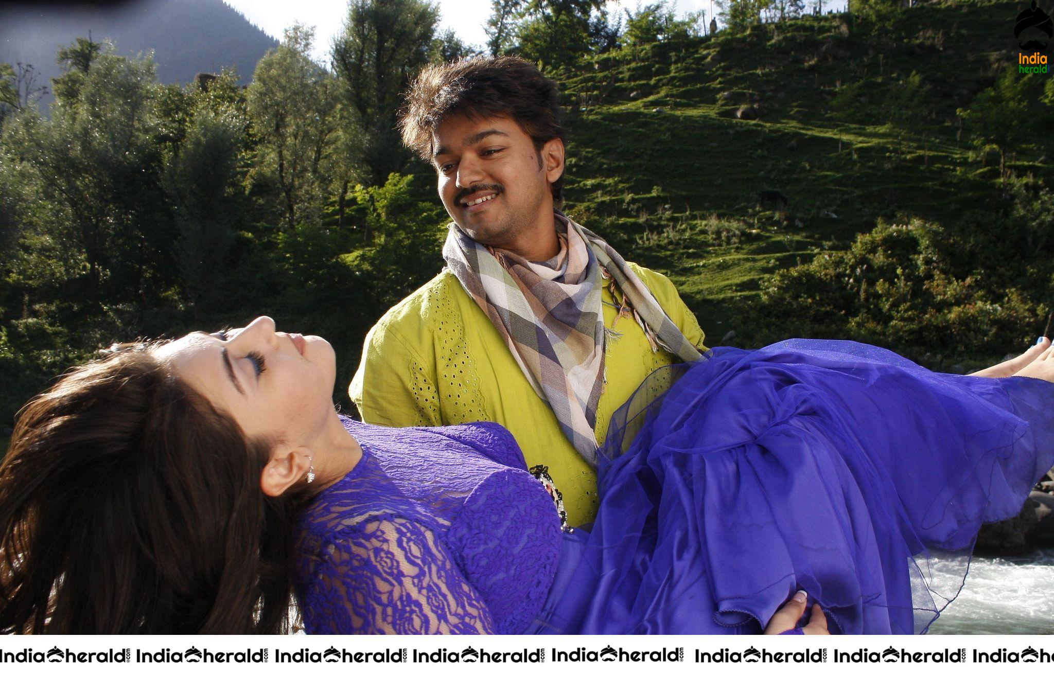 Actor Vijay hot stills with Hansika and Genelia Set 1