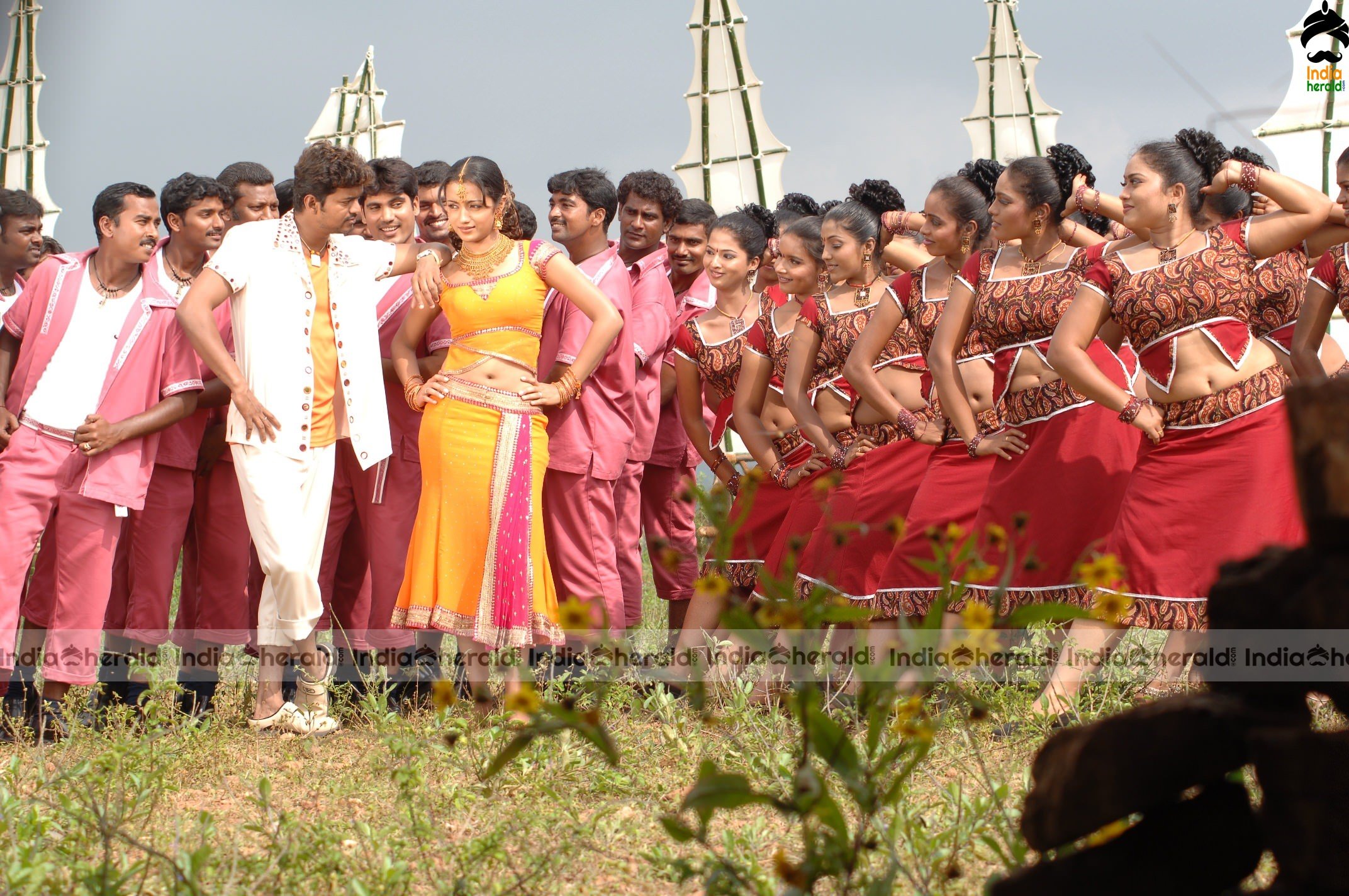 Actor Vijay Rare Photos with Hot Trisha from 2006 movie Aathi Set 2