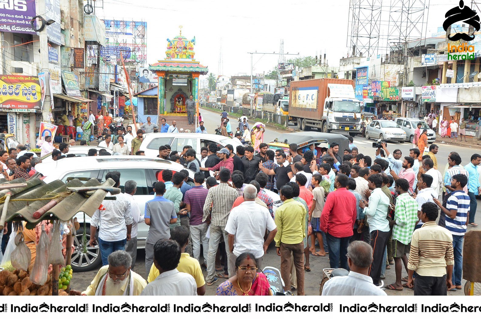 Gaddalakonda Ganesh At Hanuman Junction Set 2