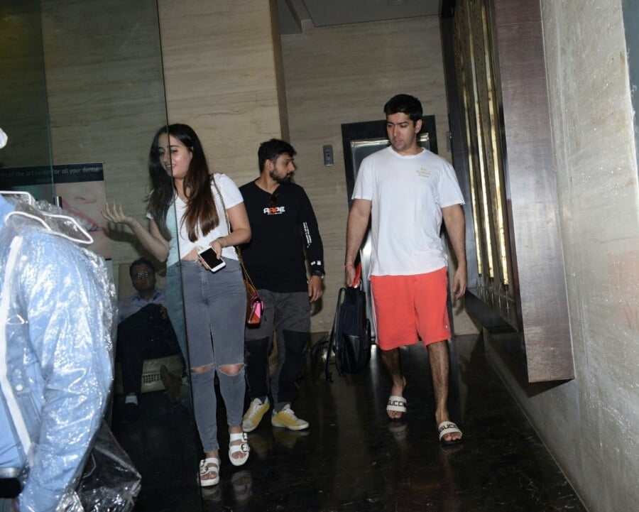 Varun Dhawan Family Members And Girl Friend Seen At Juhu