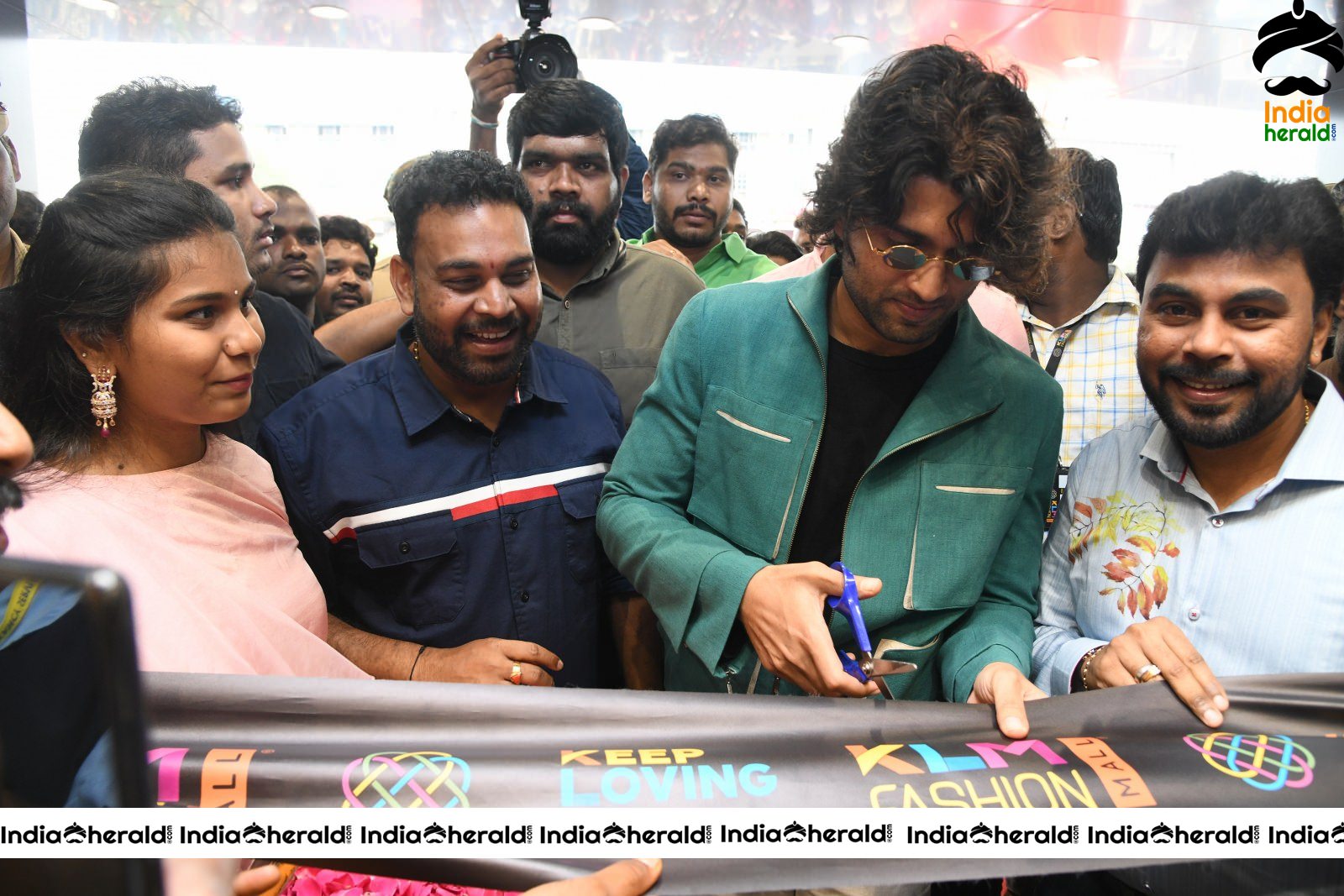 Vijay Devarakonda Launch KLM Shopping Mall Set 1