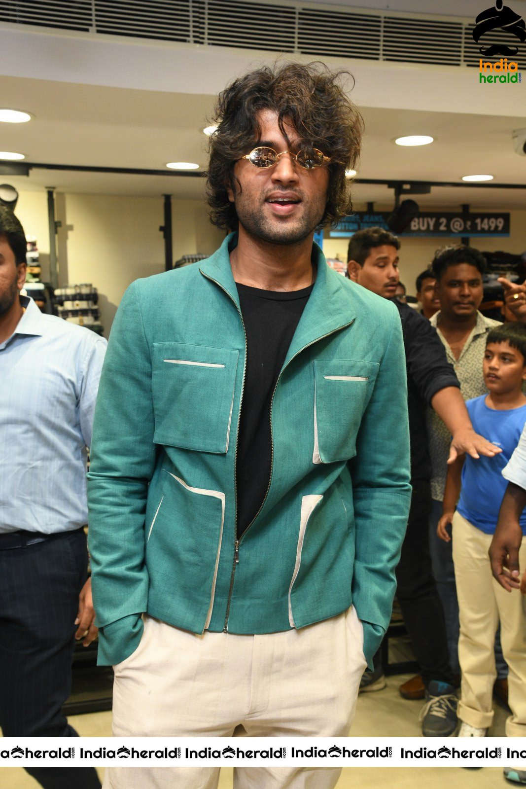 Vijay Devarakonda Launch KLM Shopping Mall Set 1