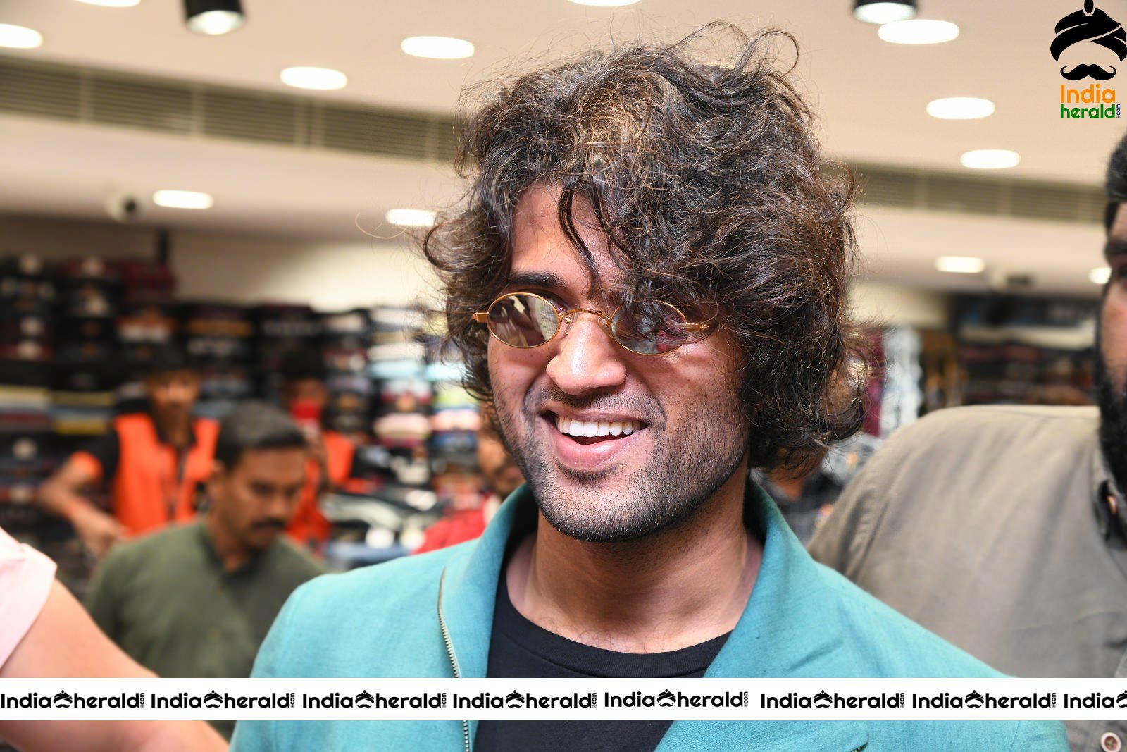 Vijay Devarakonda Launch KLM Shopping Mall Set 1