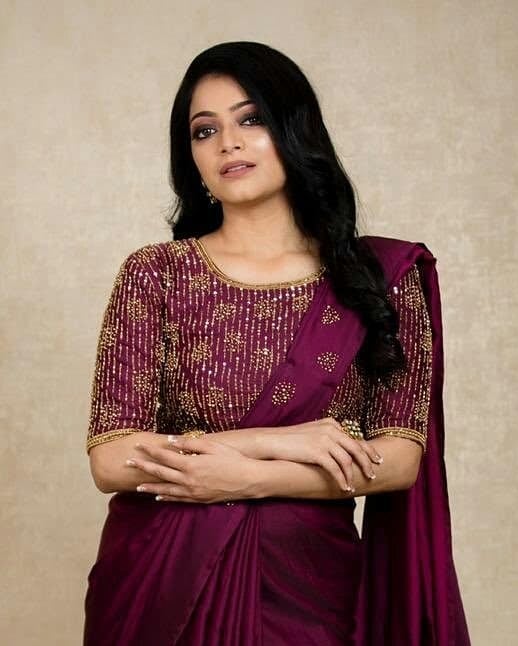 Actress Janani Iyer Elegant Latest Photoshoot Stills