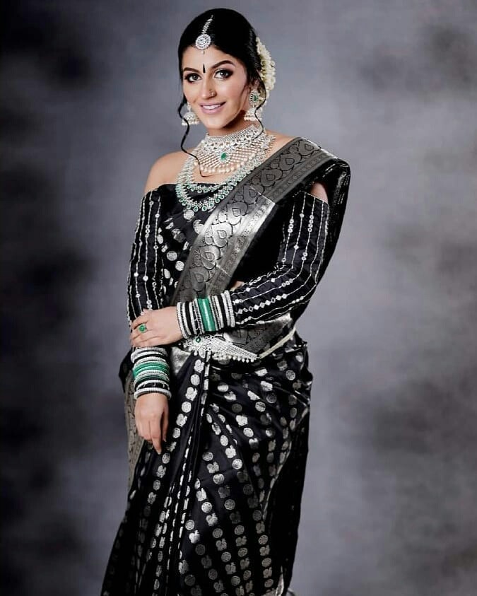 Actress Yashikaa Annand Traditional Stills In Black Saree