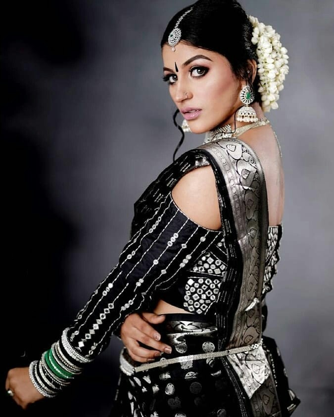 Actress Yashikaa Annand Traditional Stills In Black Saree