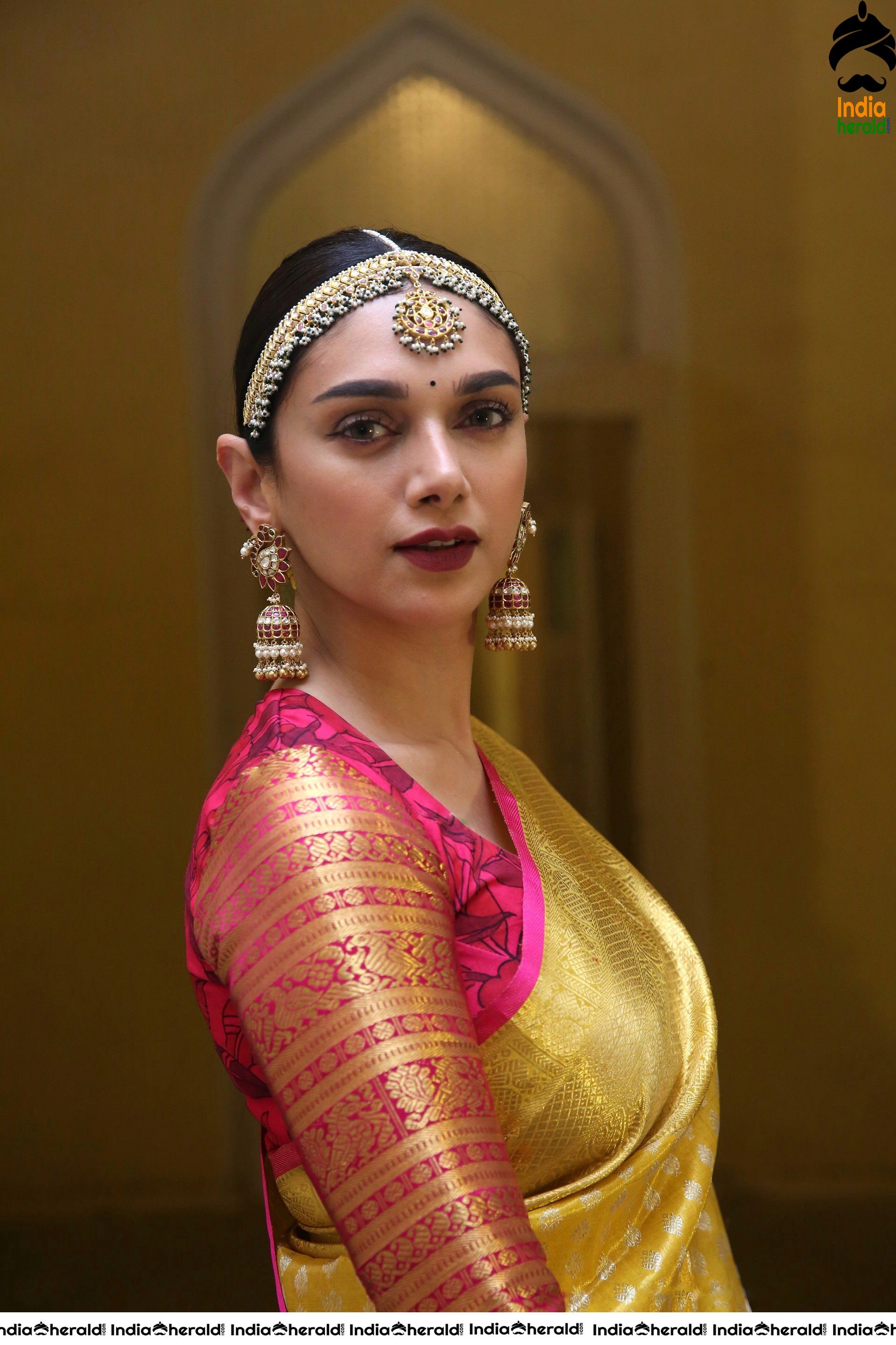 Aditi Rao is an Ethereal Beauty as she was dressed in Traditional Saree and Antique Jewellery