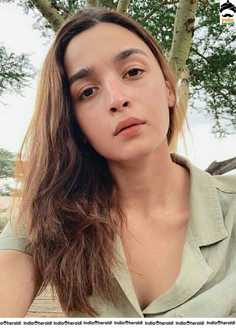 Alia Bhatt Enjoying Beautyful Nature