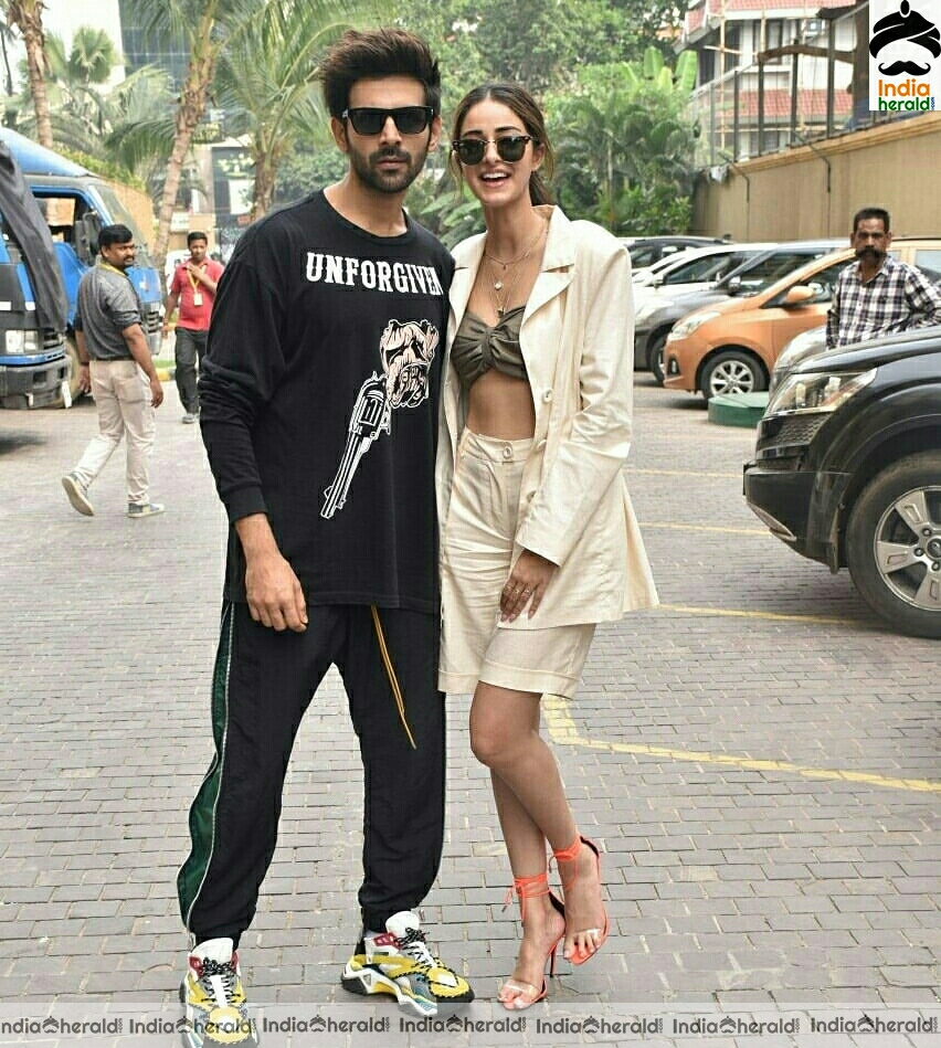 Ananya Pandey Bhumi Pednekar And Kartik Aryan Spotted Promoting Their Film Pati Patni Aur Woh