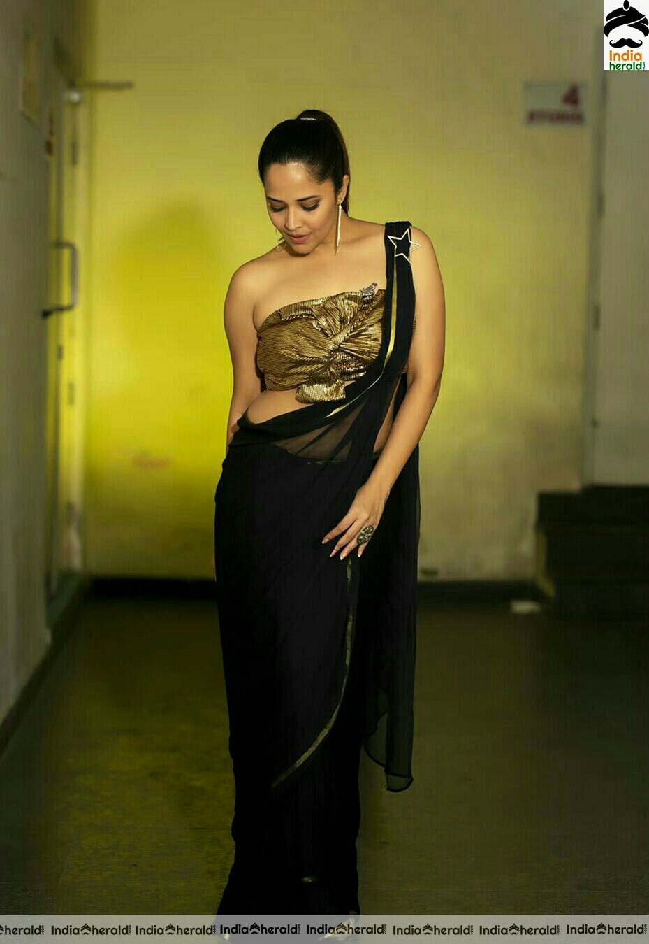 Anasuya Hot Black Saree Stills