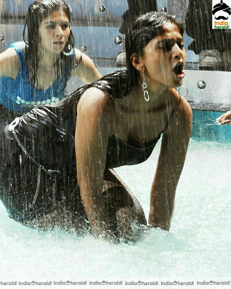 Anushka getting wet and tempt our mood