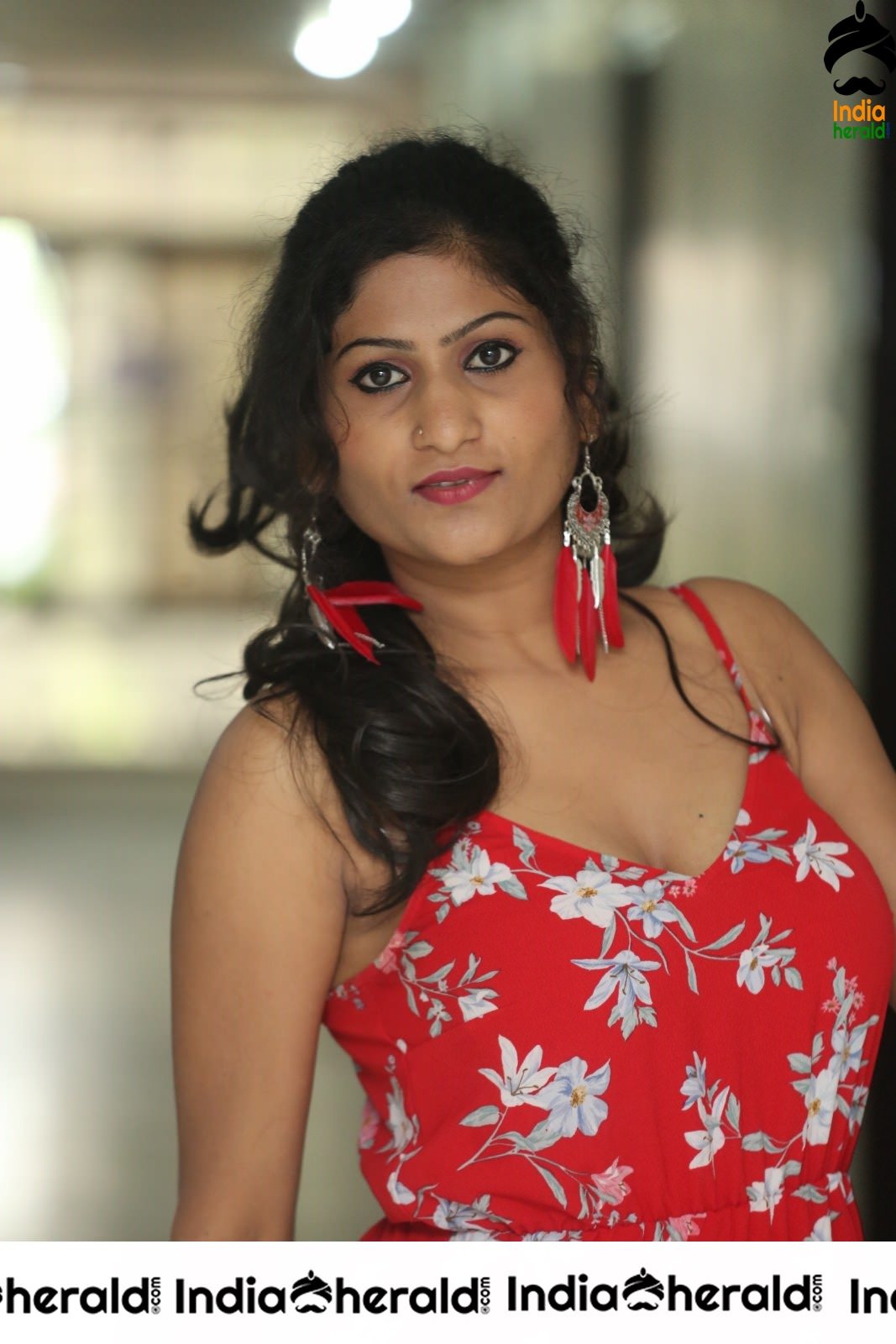 Asmitha Khan Hot Sizzling Thigh Show Stills Set 1