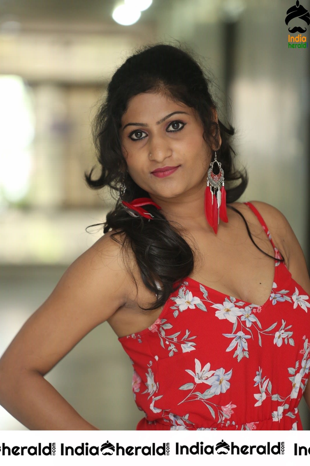 Asmitha Khan Hot Sizzling Thigh Show Stills Set 1