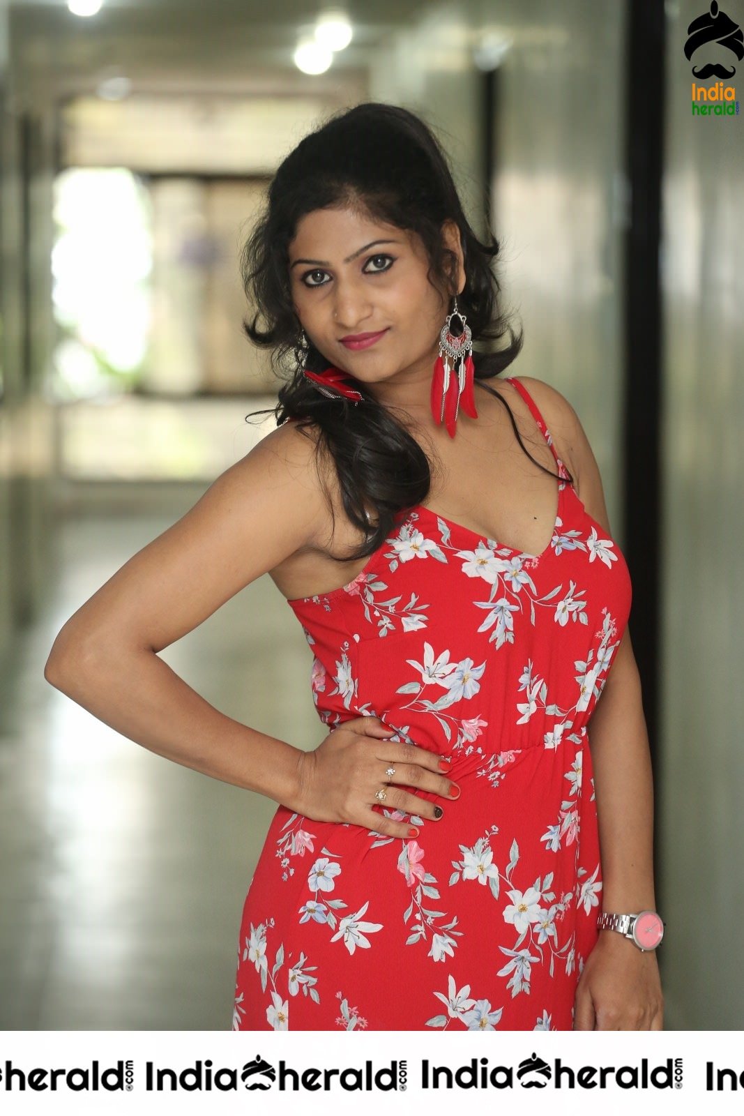 Asmitha Khan Hot Sizzling Thigh Show Stills Set 1