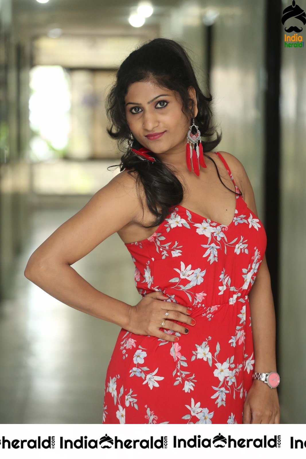 Asmitha Khan Hot Sizzling Thigh Show Stills Set 1