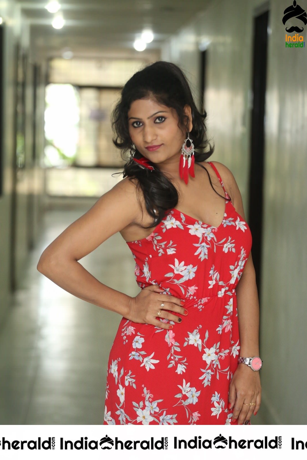 Asmitha Khan Hot Sizzling Thigh Show Stills Set 1