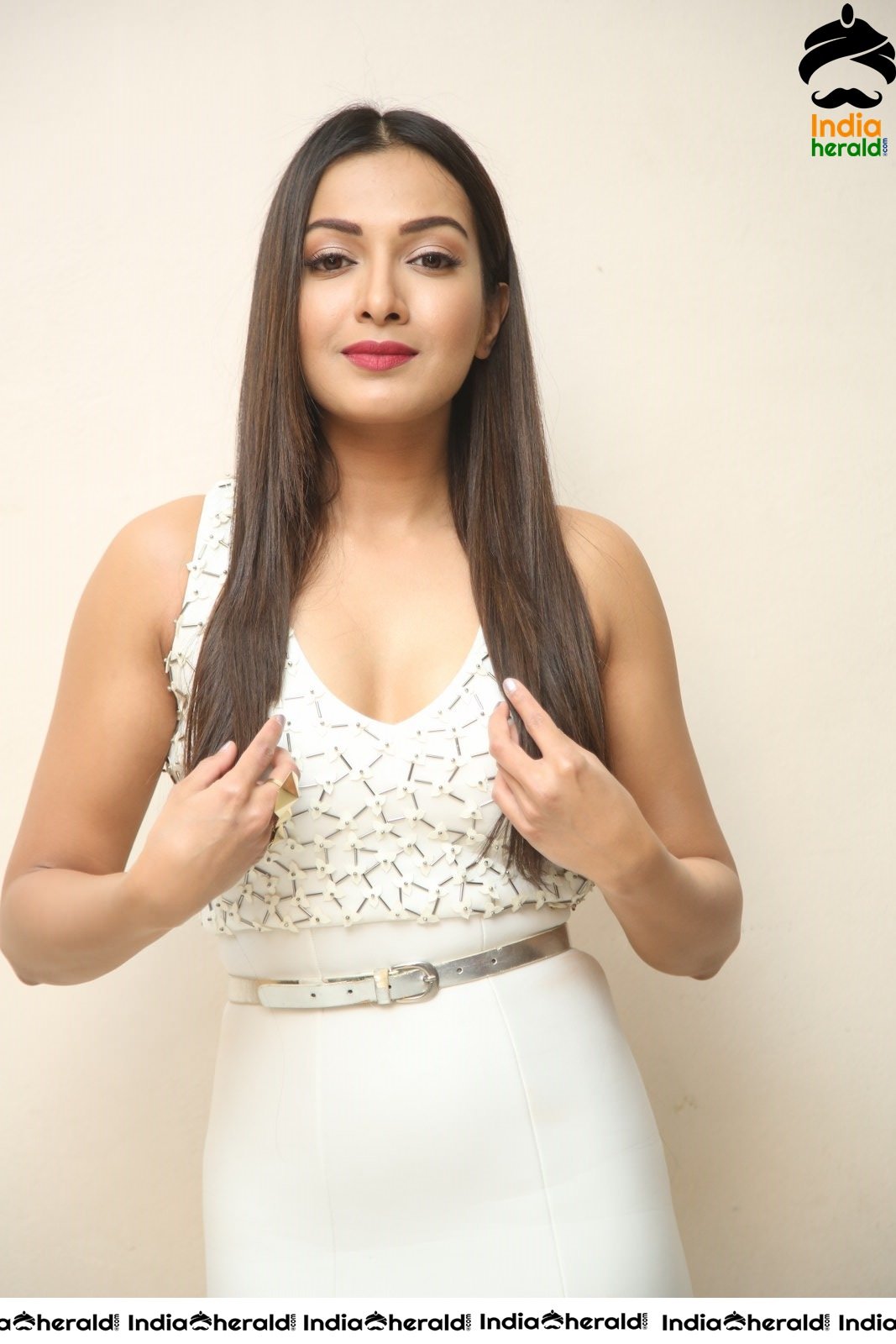 Catherine Tresa Looking Tempting Hot in White at Press meet of Vadaladu Set 2