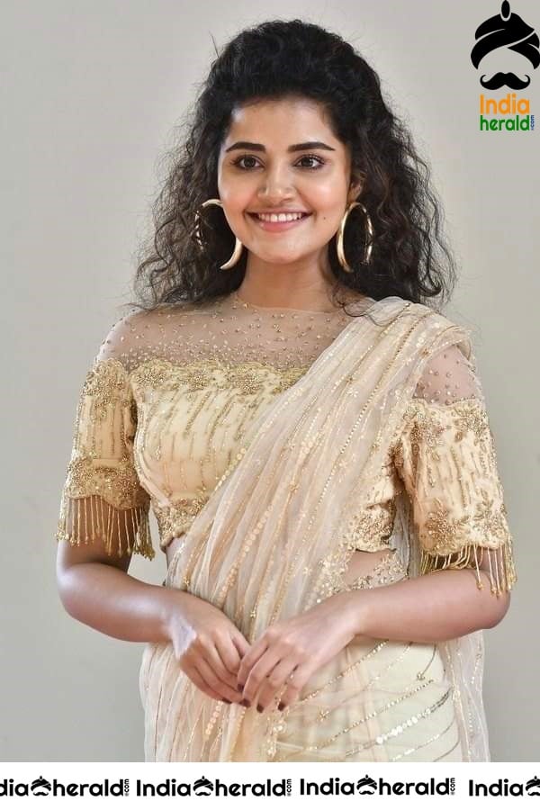 Curly Haired Mallu Beauty Anupama Parameswaran Cute and Hot Photos Set 3