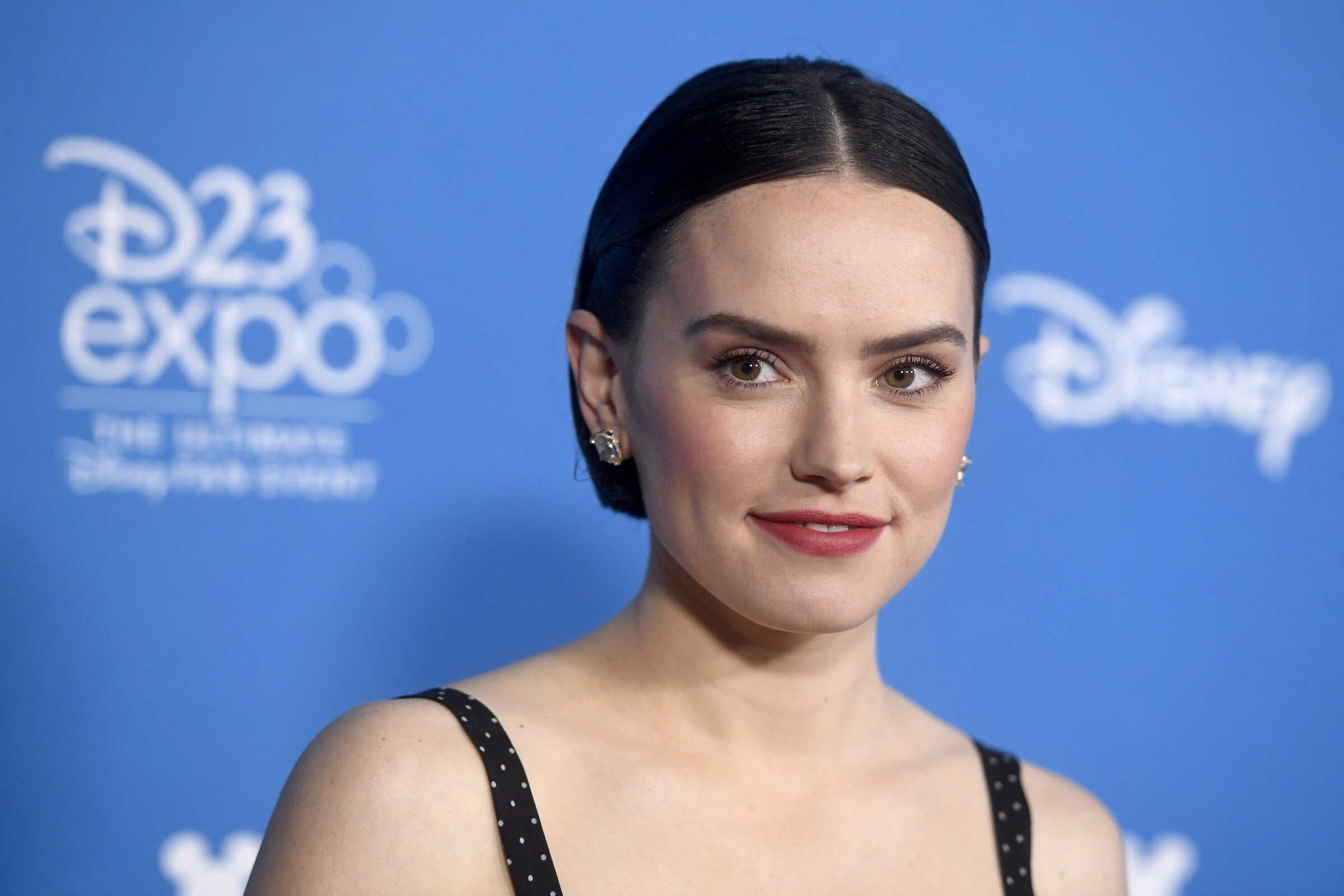 Daisy Ridley At D23 Disney Expo Legents Event Set 1