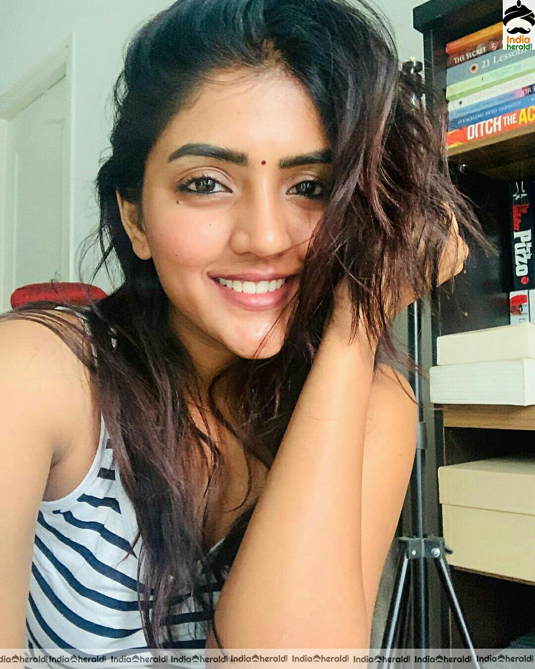 Dusky Babe Eesha Rebba Quarantine photos