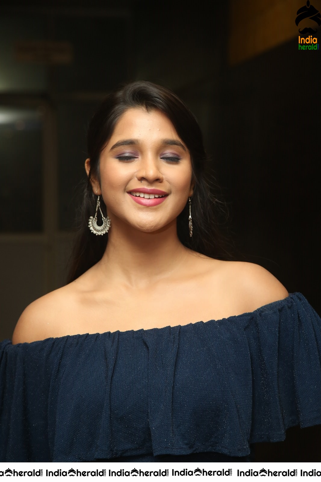 Elsa Ghosh Latest Stills in Royal Blue Costume Set 1