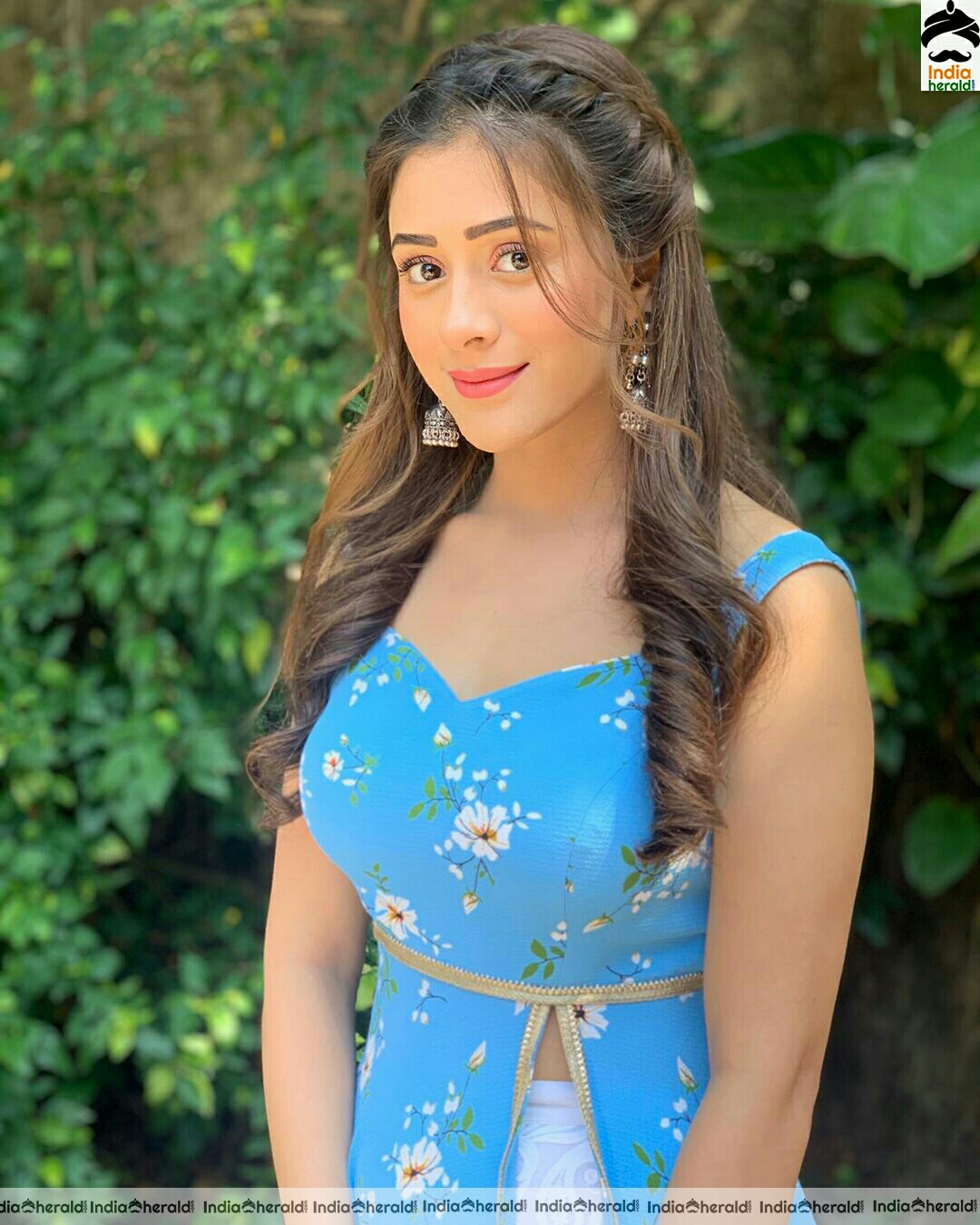 Hiba Nawab Cute Blue Dress Stills