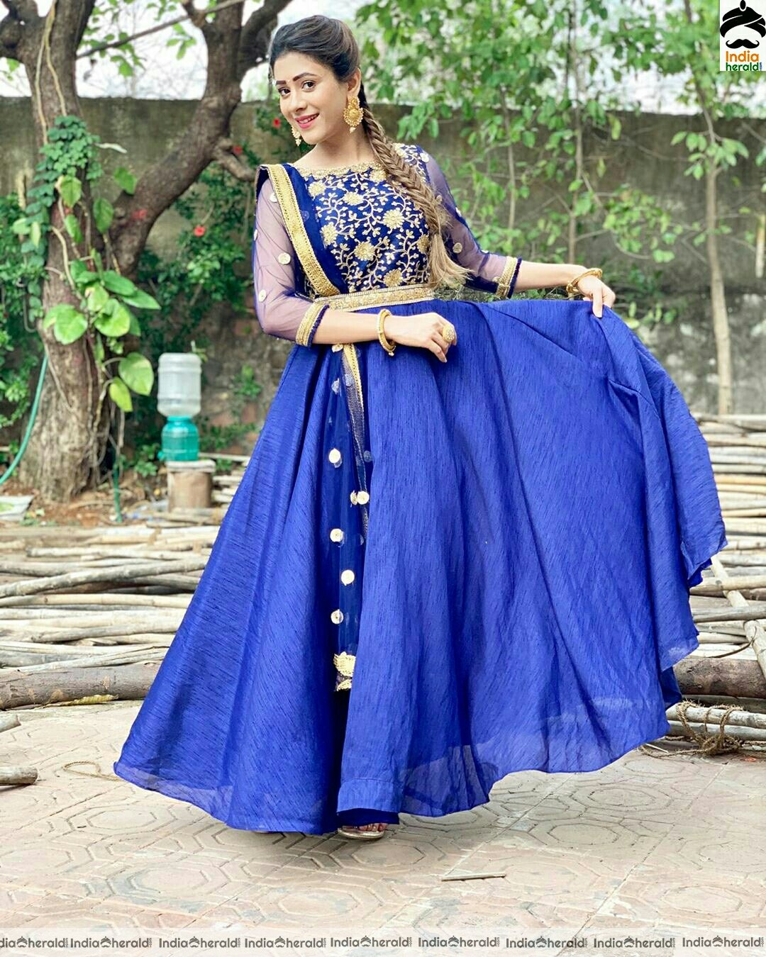 Hiba Nawab Cute blue photo Stills