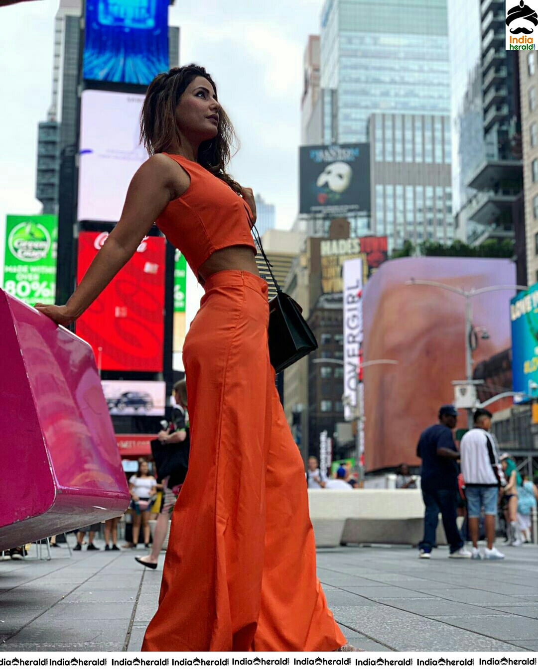 Hina Khan Beautiful Stills In Orange Colour Dress