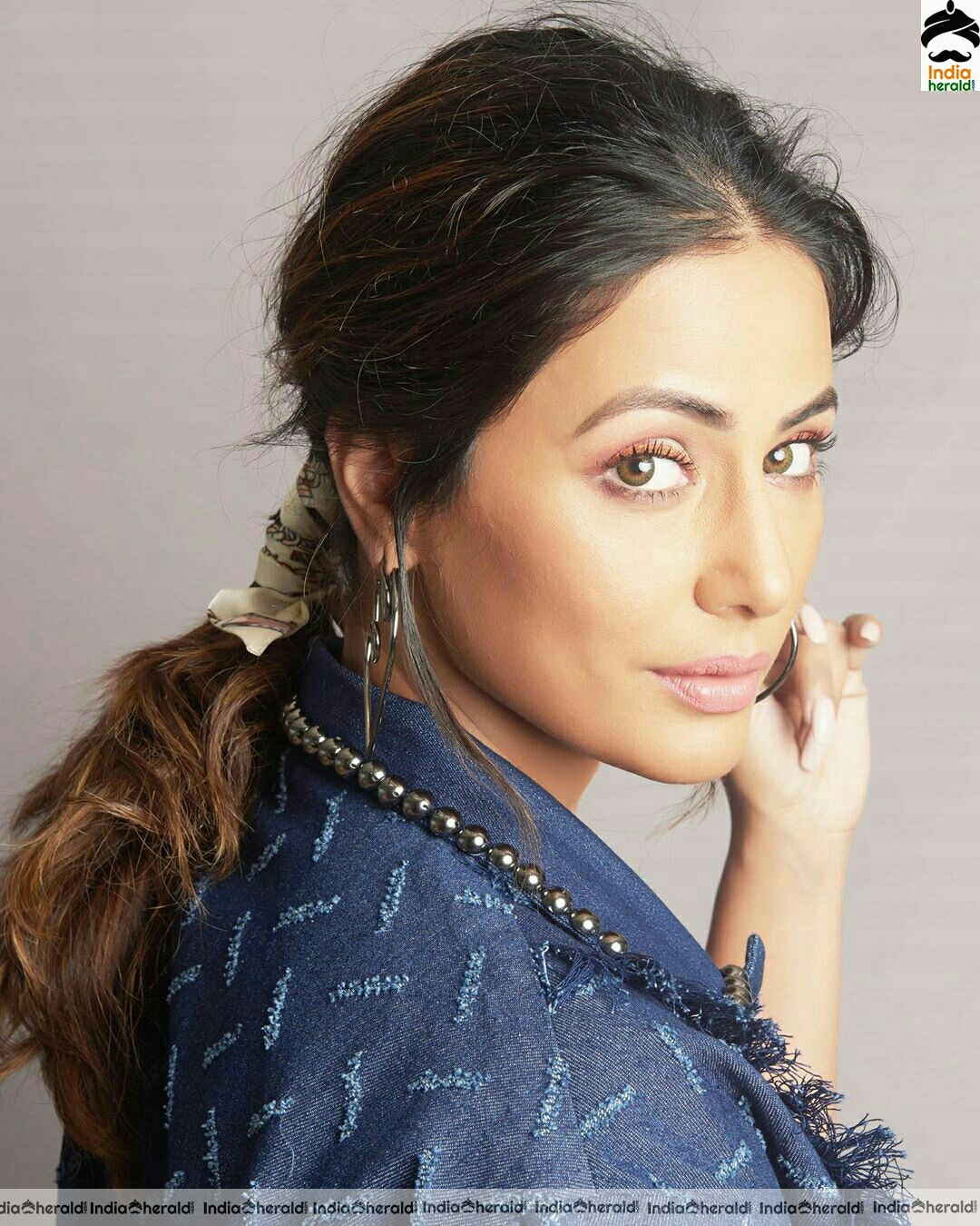 Hina khan Cute Face Expression Stills