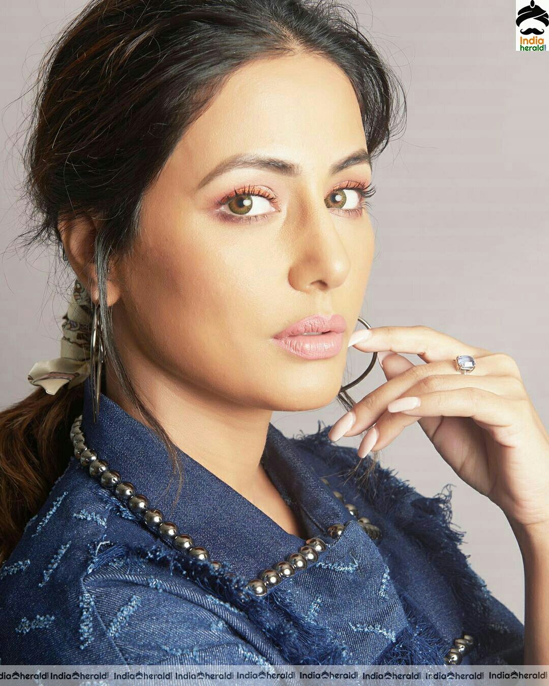 Hina khan Cute Face Expression Stills